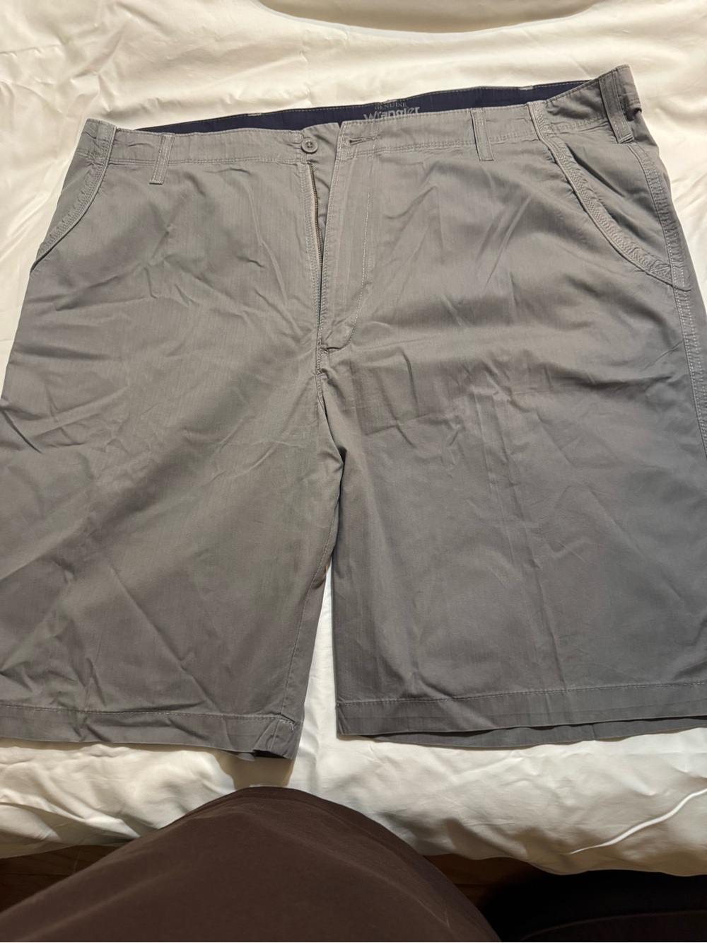 Wrangler Men's Light Gray Flat Front Shorts size 42